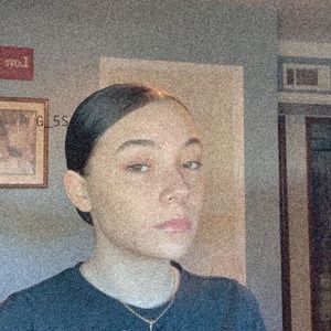 Meet your Posher, Mia